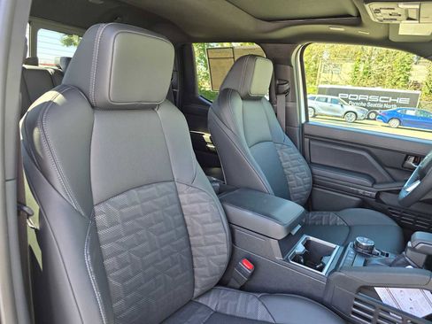 Used 2025 Toyota Tacoma TRD Off-Road w/ TRD Off Road Premium Package image 11