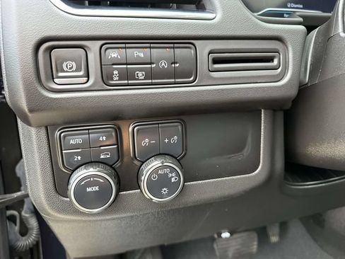 Used 2024 Chevrolet Tahoe LT w/ LT Signature Plus Package AWD/4WD image 25