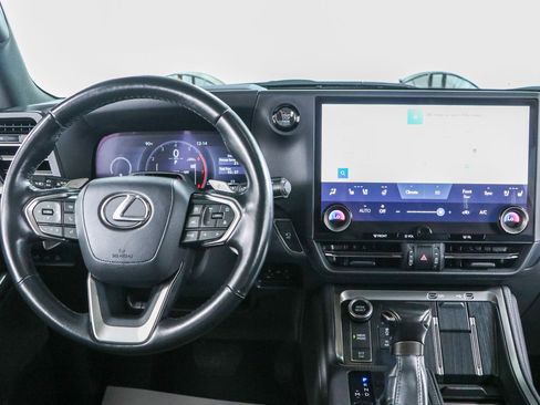 Used 2025 Lexus GX 550 w/ Accessory Package (2T) AWD/4WD image 18