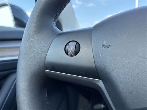 Used 2023 Tesla Model 3 Standard Range image 26