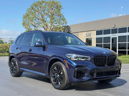 Used 2022 BMW X5 M50i w/ Climate Comfort Package AWD/4WD image 3