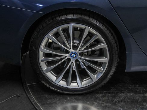 Certified 2023 BMW 530e w/ Premium Package image 8