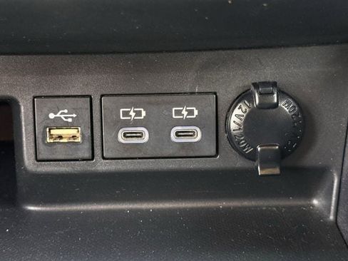 Used 2023 Toyota Highlander Platinum image 22