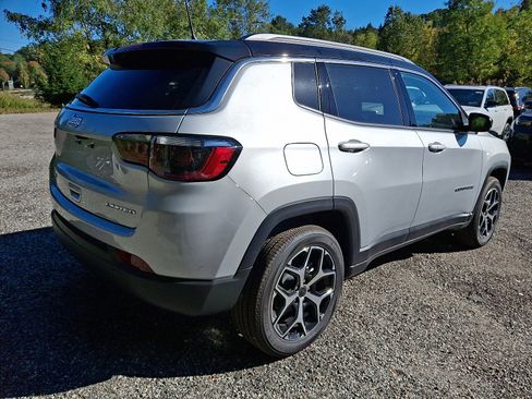 New 2026 Jeep Compass Limited image 4