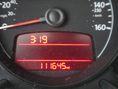 Used 2012 Volkswagen Beetle 2.5 FWD image 14