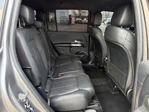 Used 2021 Mercedes-Benz GLB 250 w/ Premium Package image 30