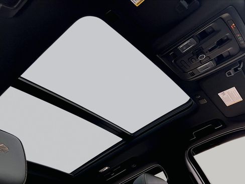 Used 2024 Chevrolet Tahoe High Country image 17