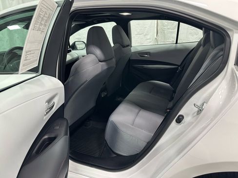 Used 2025 Toyota Corolla SE w/ SE Premium Package image 43