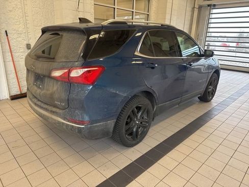 Used 2020 Chevrolet Equinox LT w/ Sport Edition image 4