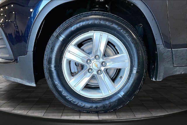 Used 2021 Chevrolet Trax LT FWD image 33