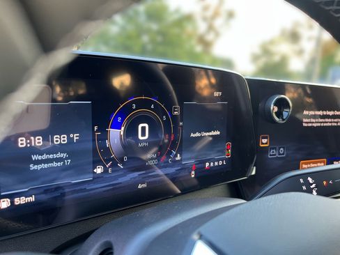 Used 2026 Chevrolet Traverse LT w/ Driver Confidence Package image 12