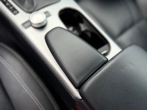 Used 2013 Mercedes-Benz SLK 250 image 31