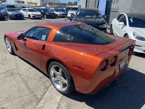 Used 2006 Chevrolet Corvette Coupe w/ Preferred Equipment Group RWD image 9
