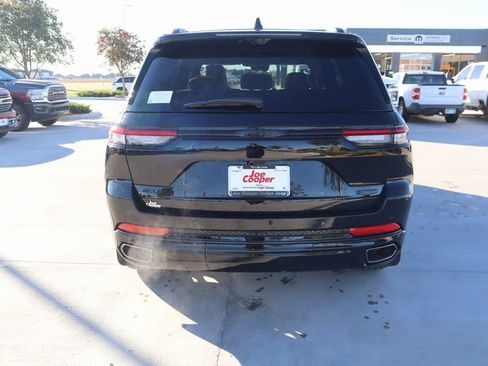 New 2025 Jeep Grand Cherokee Summit image 23