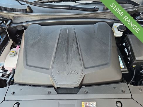 Used 2025 Kia EV6 Wind RWD image 13