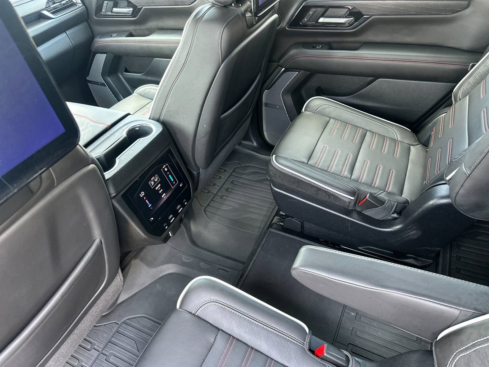 Used 2025 GMC Yukon AT4 Ultimate w/ LPO, Floor Liner Package AWD/4WD image 12