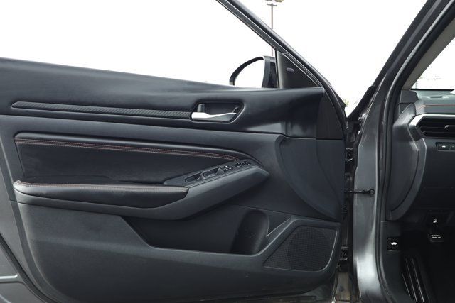 Used 2022 Nissan Altima 2.5 SR w/ Midnight Edition Package FWD image 22
