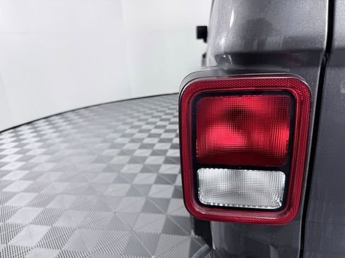 Used 2023 Jeep Gladiator Sport image 26