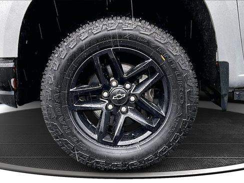 Used 2019 Chevrolet Silverado 1500 Custom Trail Boss image 32