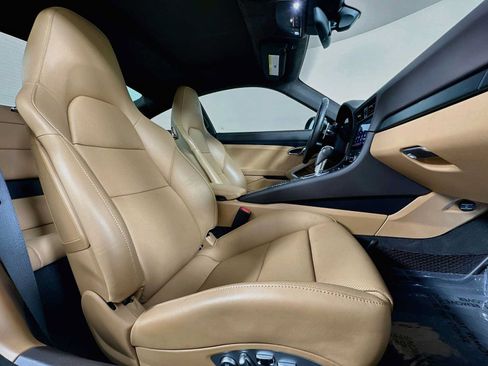 Certified 2019 Porsche 911 Carrera GTS RWD image 28