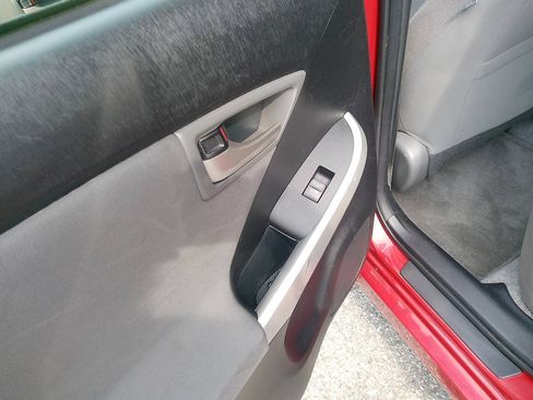 Used 2015 Toyota Prius Two FWD image 11