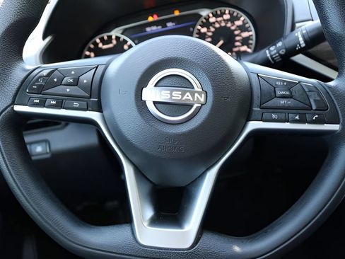 Used 2024 Nissan Altima 2.5 SV FWD image 19