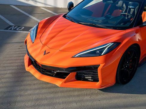 Used 2025 Chevrolet Corvette Z06 w/ Stealth Interior Trim Package RWD image 5