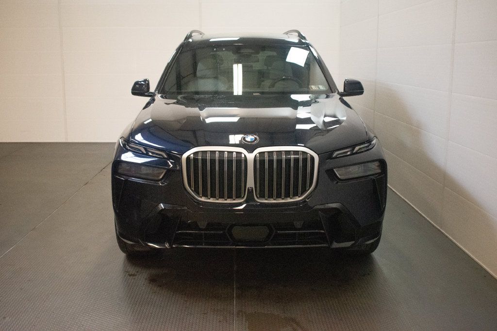 Used 2024 BMW X7 xDrive40i w/ M Sport Package AWD/4WD image 2