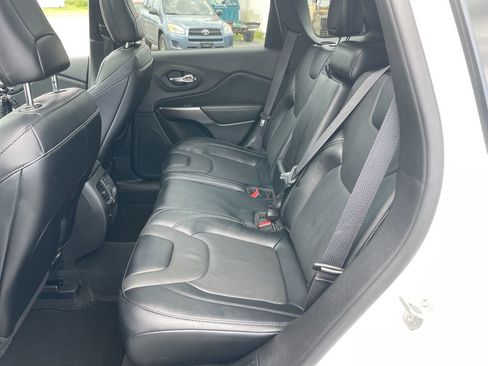 Used 2022 Jeep Cherokee Limited AWD/4WD image 22