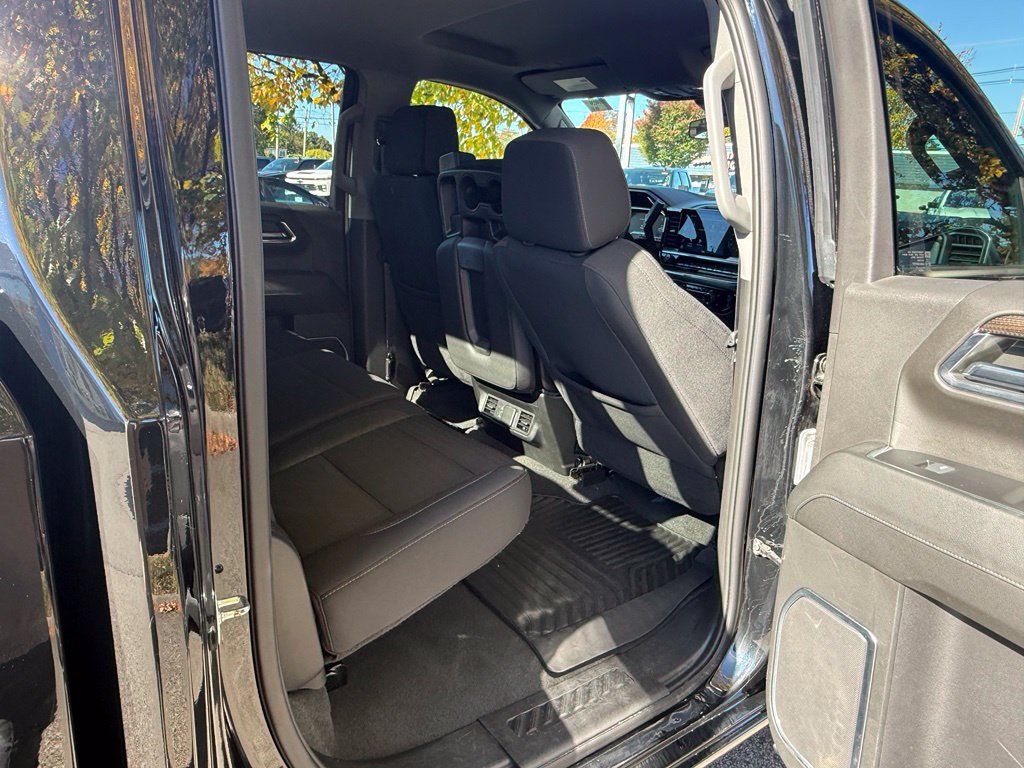 Used 2023 Chevrolet Silverado 1500 LT AWD/4WD image 14