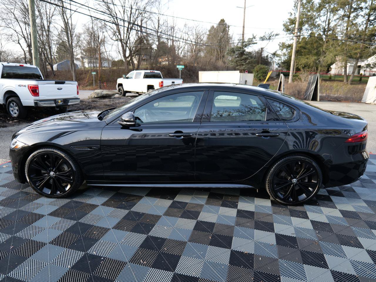 Used 2024 Jaguar XF R-Dynamic SE AWD/4WD image 8