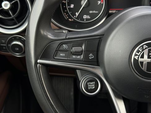 Used 2018 Alfa Romeo Stelvio AWD image 17