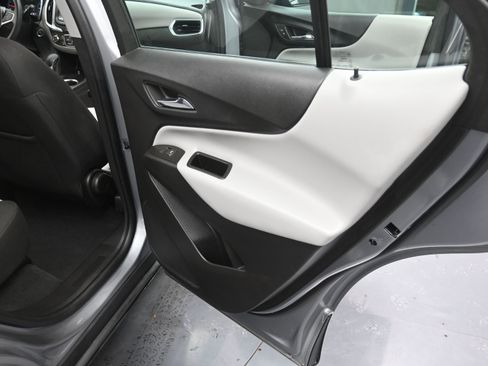 Used 2024 Chevrolet Equinox LS image 32