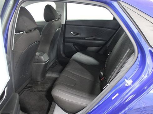 Used 2023 Hyundai Elantra SEL FWD image 14
