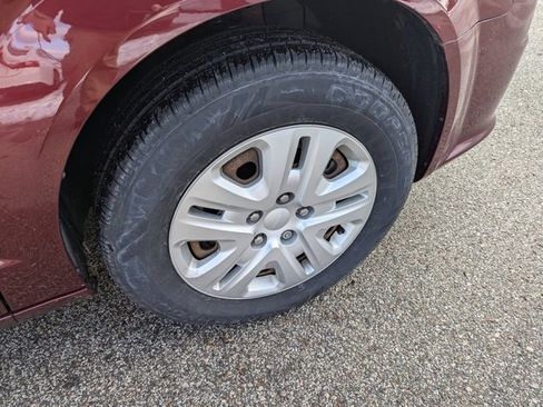 Used 2018 Dodge Grand Caravan SE image 22