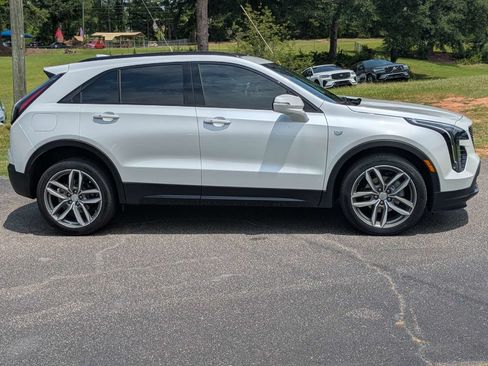 Used 2023 Cadillac XT4 Sport FWD image 3