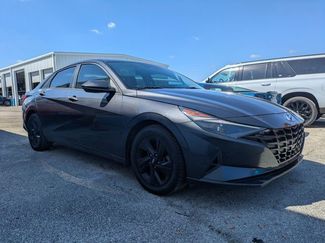 Used 2021 Hyundai Elantra SEL video 1