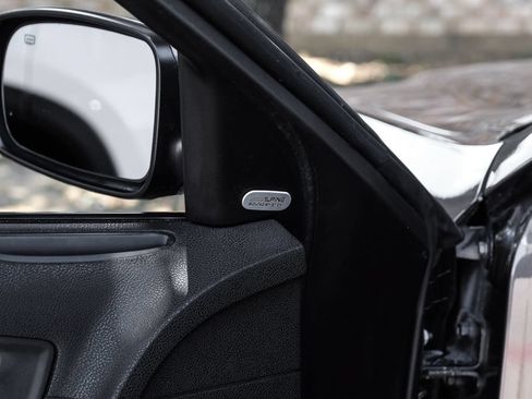 Used 2019 Chrysler 300 S RWD image 57