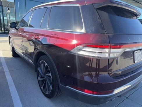 Used 2020 Lincoln Aviator Reserve w/ Equipment Group 202A image 2