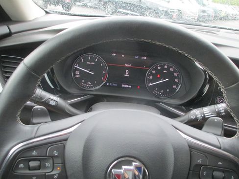 Used 2023 Buick Envision Essence image 26