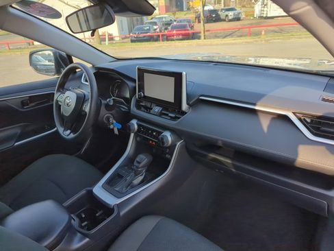 Used 2025 Toyota RAV4 LE image 22