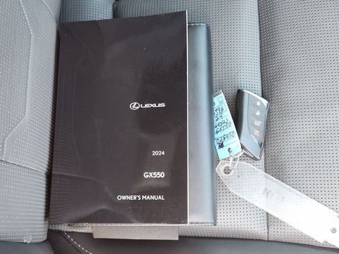 Used 2024 Lexus GX 550 w/ Accessory Package (Z1) AWD/4WD image 42