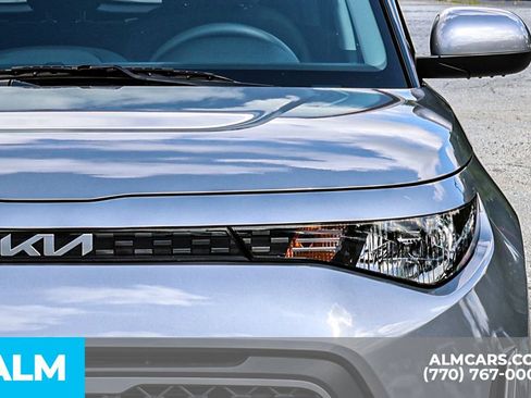 Used 2025 Kia Soul LX w/ LX Technology Package FWD image 15