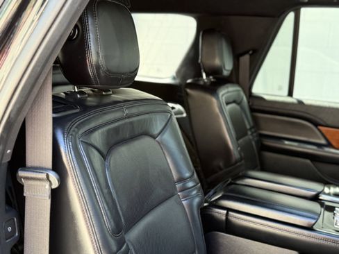 Used 2020 Lincoln Navigator L Reserve RWD image 28