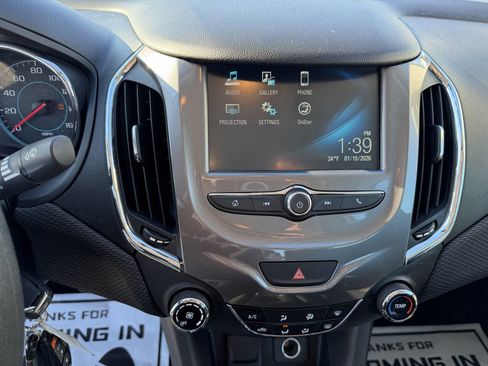 Used 2016 Chevrolet Cruze LT image 18