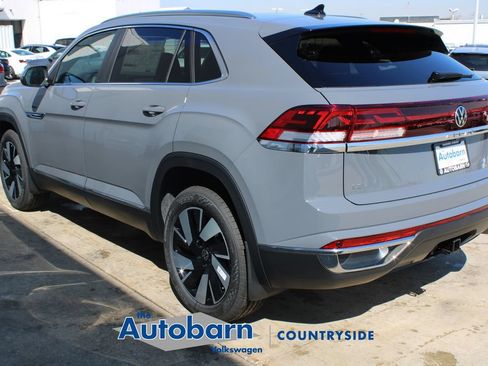 New 2026 Volkswagen Atlas Cross Sport SEL AWD/4WD image 4