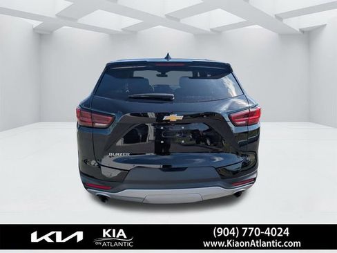 Used 2025 Chevrolet Blazer LT FWD image 4