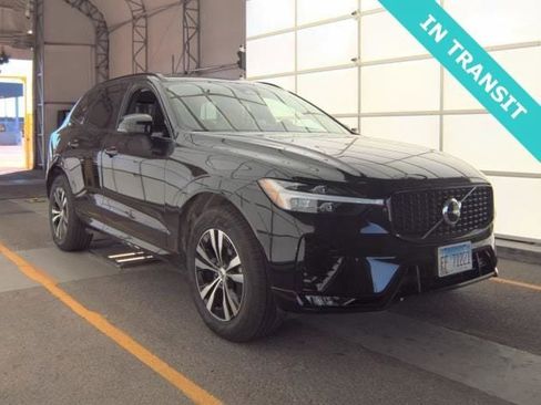 Used 2025 Volvo XC60 B5 Core image 1
