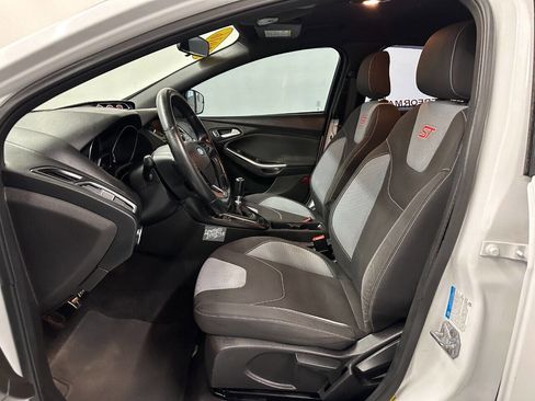 Used 2016 Ford Focus ST image 9
