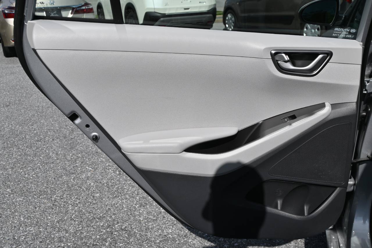 Used 2020 Hyundai Ioniq Blue FWD image 12